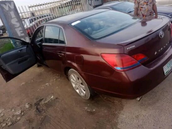 Clean Avalon up for grab